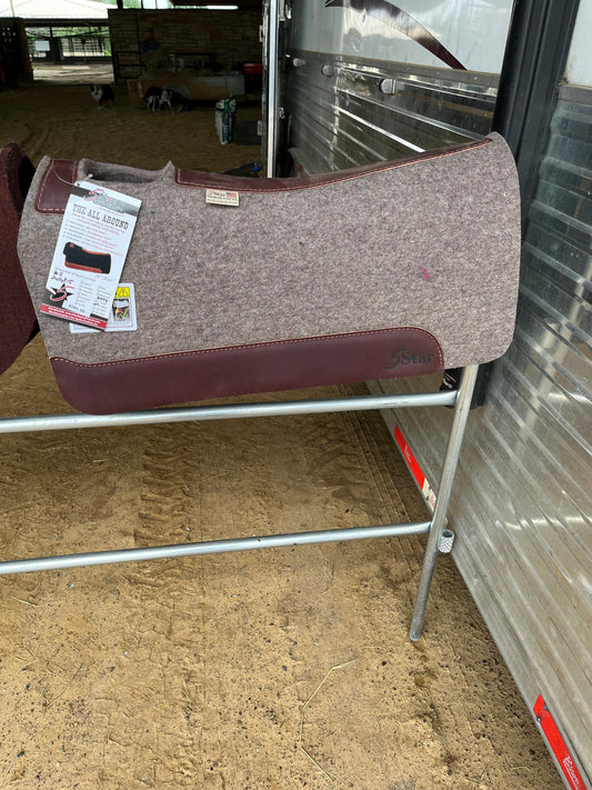 Top Quality 5-Star Saddle Pads for Ultimate Comfort and Support for Your Horse Rodeo Road Essentials